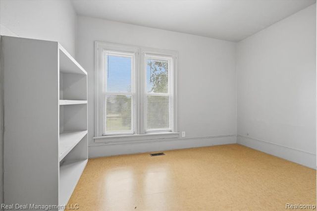 354 N Saginaw Street, Pontiac, MI 48342