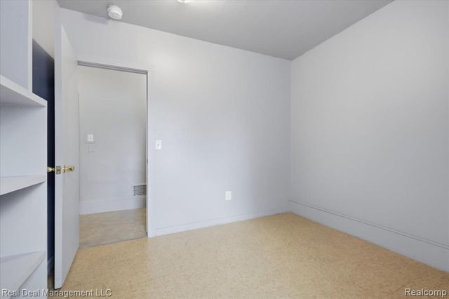 354 N Saginaw Street, Pontiac, MI 48342