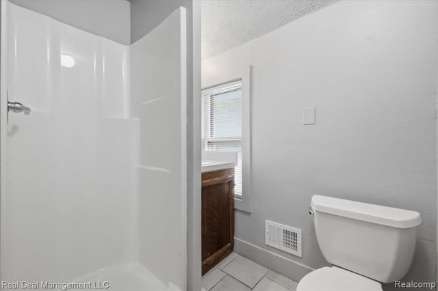 354 N Saginaw Street, Pontiac, MI 48342