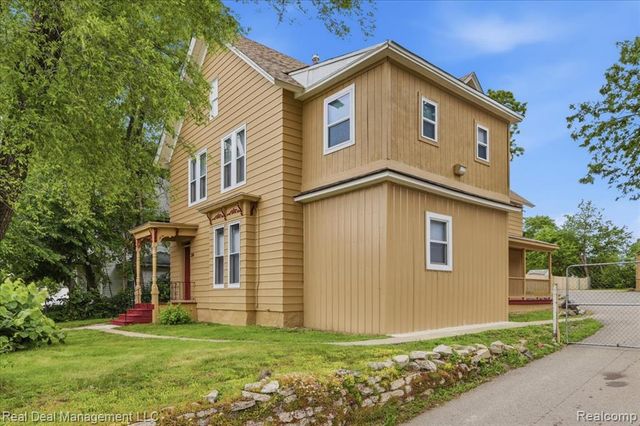 354 N Saginaw Street, Pontiac, MI 48342