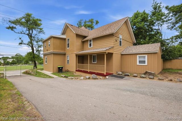 354 N Saginaw Street, Pontiac, MI 48342