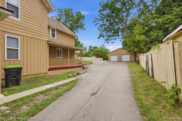 354 N Saginaw Street, Pontiac, MI 48342