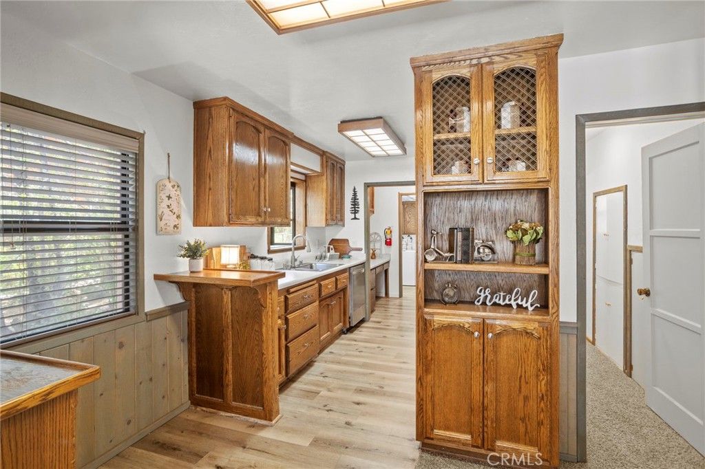 Image 13 of property listing at 39169 Robin, Big Bear Lake, CA 92315