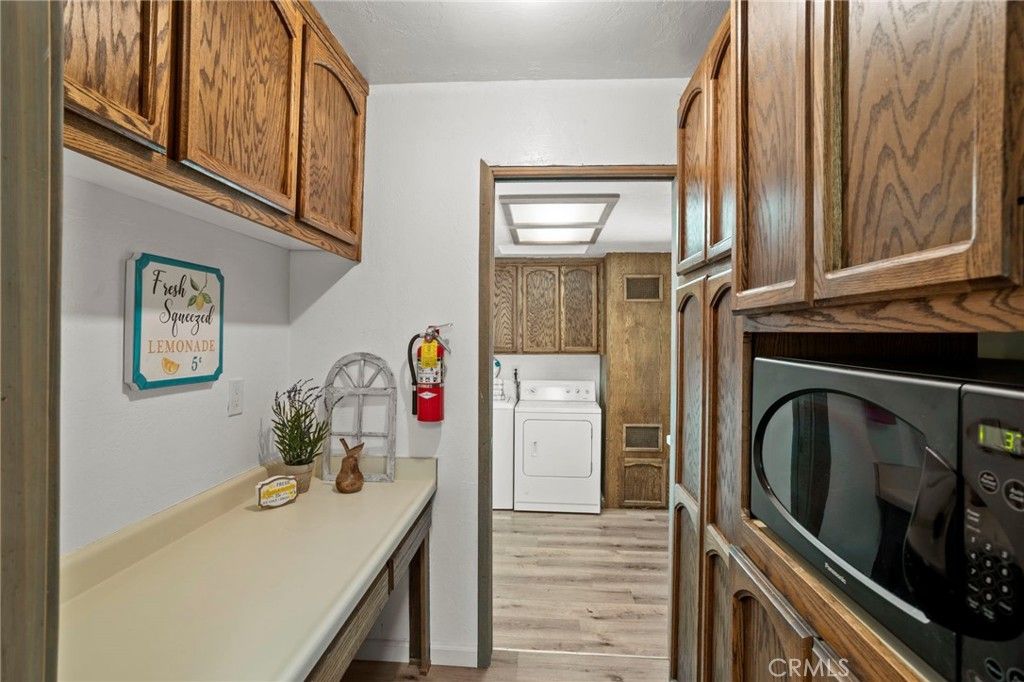 Image 16 of property listing at 39169 Robin, Big Bear Lake, CA 92315