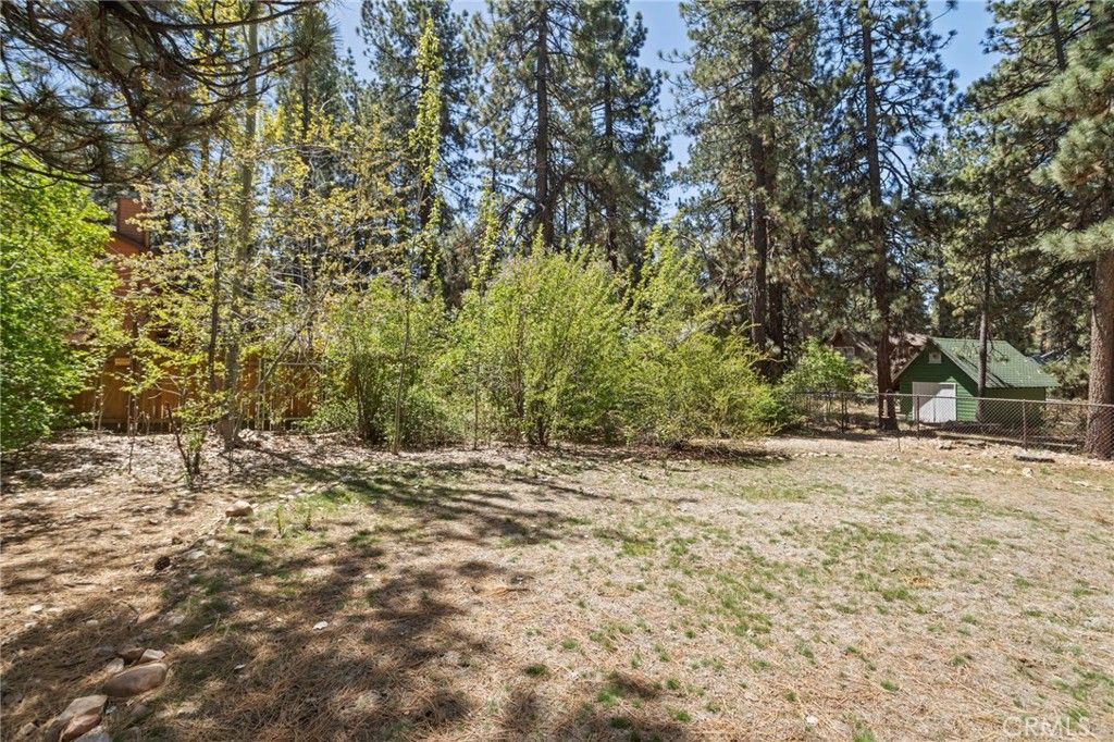 Image 28 of property listing at 39169 Robin, Big Bear Lake, CA 92315