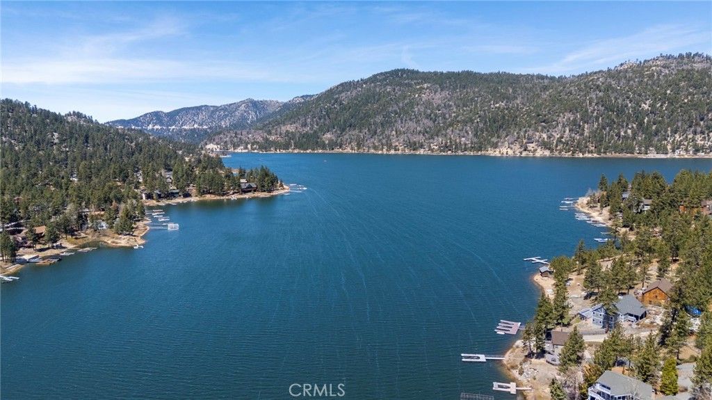 Image 38 of property listing at 39169 Robin, Big Bear Lake, CA 92315
