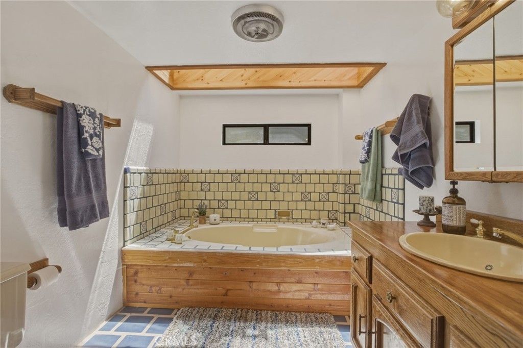 Image 47 of property listing at 39169 Robin, Big Bear Lake, CA 92315