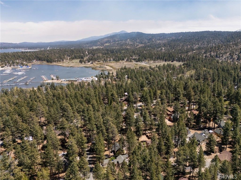Image 56 of property listing at 39169 Robin, Big Bear Lake, CA 92315