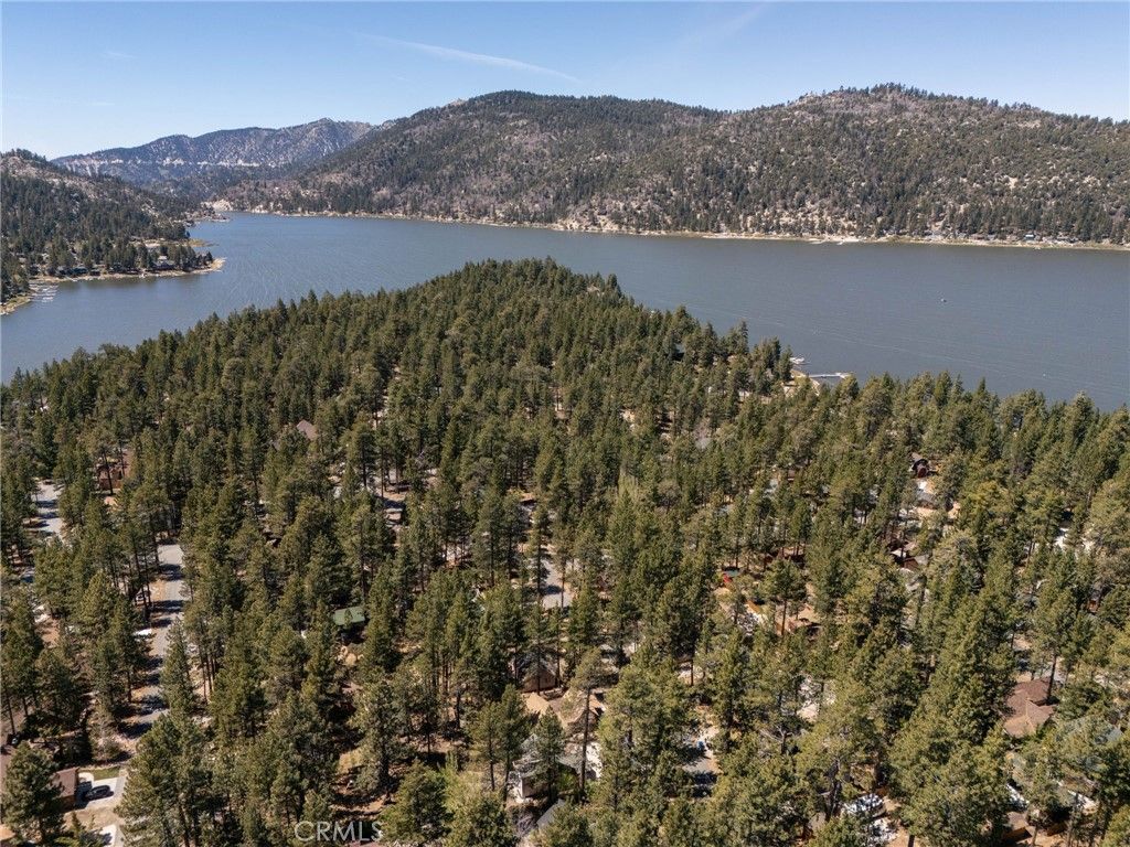 Image 59 of property listing at 39169 Robin, Big Bear Lake, CA 92315