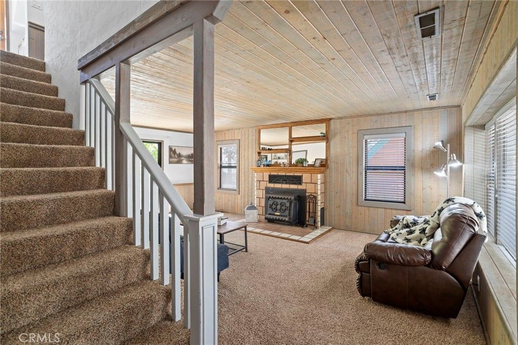 Image 6 of property listing at 39169 Robin, Big Bear Lake, CA 92315