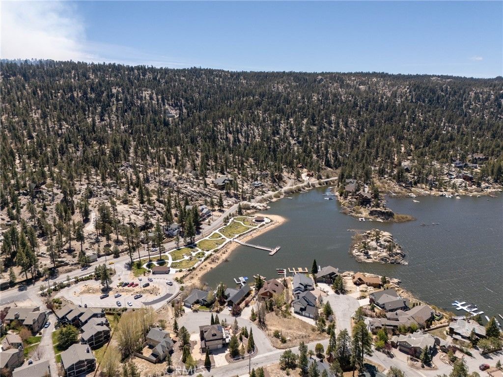 Image 60 of property listing at 39169 Robin, Big Bear Lake, CA 92315