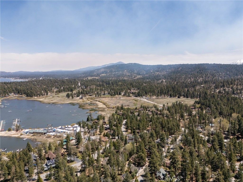 Image 62 of property listing at 39169 Robin, Big Bear Lake, CA 92315