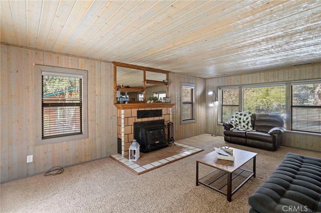 Image 7 of property listing at 39169 Robin, Big Bear Lake, CA 92315