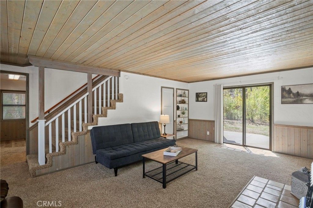 Image 8 of property listing at 39169 Robin, Big Bear Lake, CA 92315