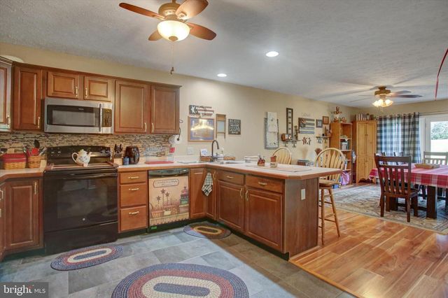 2355 MAJESTIC CT, Chambersburg, PA 17202