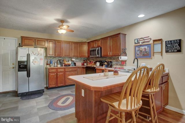 2355 MAJESTIC CT, Chambersburg, PA 17202