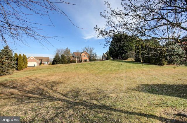 2355 MAJESTIC CT, Chambersburg, PA 17202