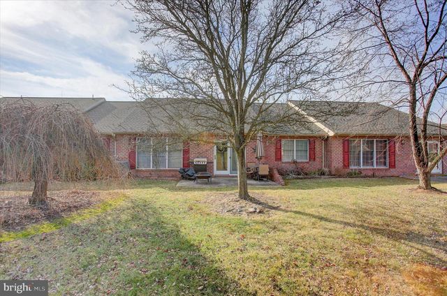 2355 MAJESTIC CT, Chambersburg, PA 17202