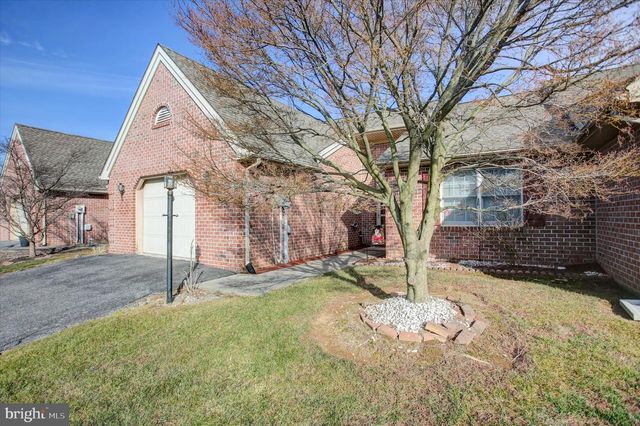 2355 MAJESTIC CT, Chambersburg, PA 17202