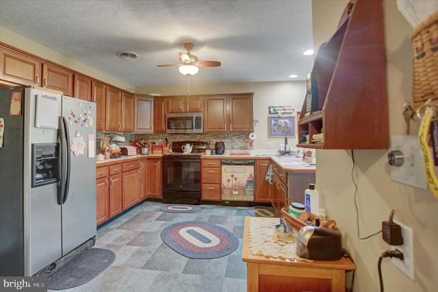 2355 MAJESTIC CT, Chambersburg, PA 17202