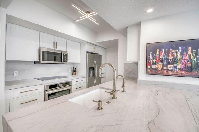 1551 N Flagler Drive 1216, West Palm Beach, FL 33401