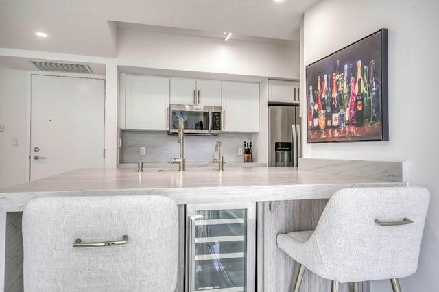 1551 N Flagler Drive 1216, West Palm Beach, FL 33401