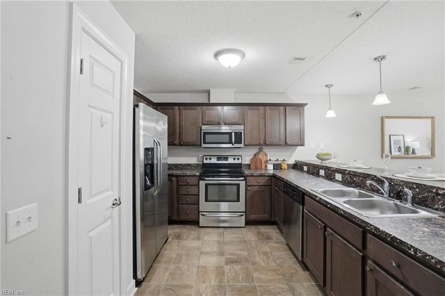 1016 Thoroughgood Way Apt 104, Chesapeake, VA 23324