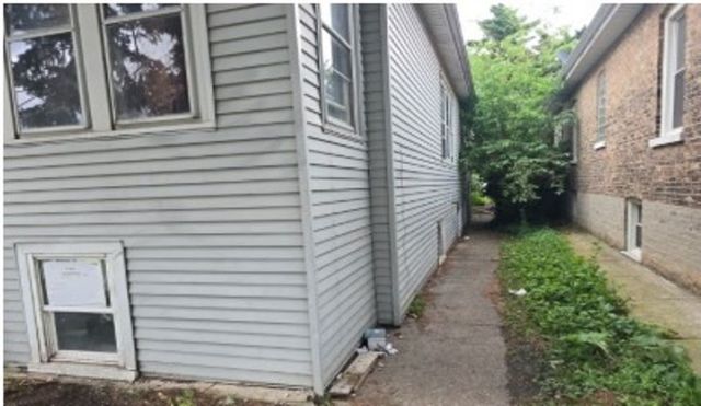5417 S Sacramento Avenue, Chicago, IL 60632