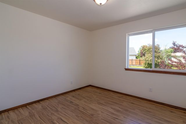 5914 N Vantage Ln, Spokane, WA 99217