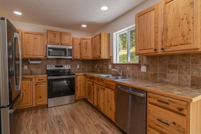 5914 N Vantage Ln, Spokane, WA 99217
