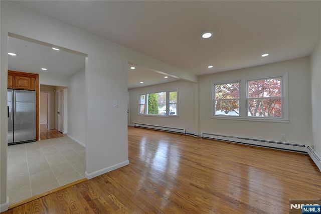 29 Winifred Drive, Totowa, NJ 07512