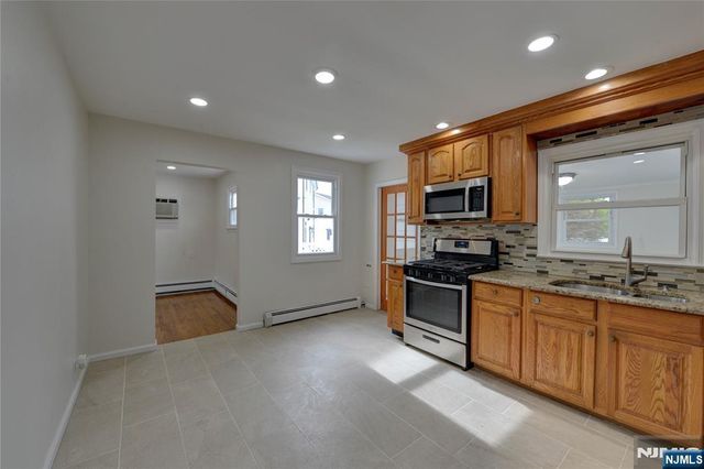 29 Winifred Drive, Totowa, NJ 07512