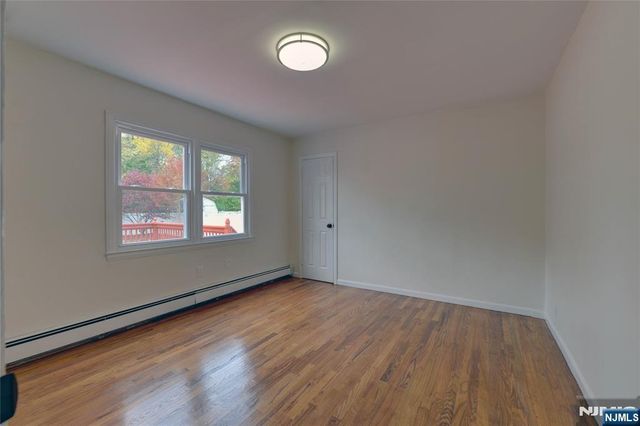 29 Winifred Drive, Totowa, NJ 07512