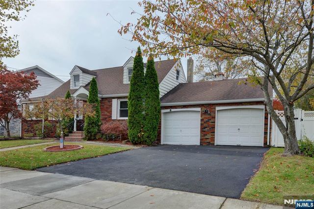 29 Winifred Drive, Totowa, NJ 07512