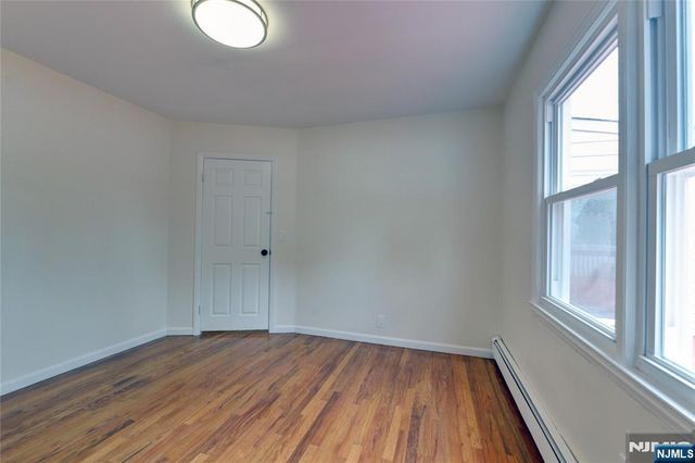 29 Winifred Drive, Totowa, NJ 07512