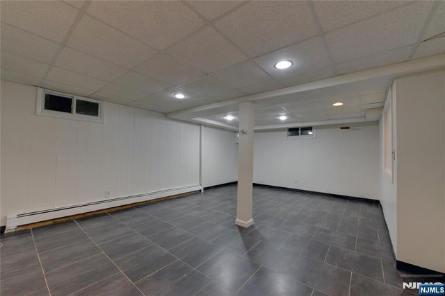 29 Winifred Drive, Totowa, NJ 07512