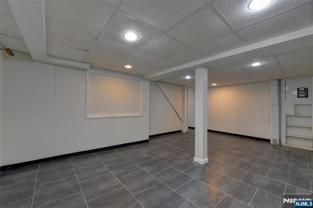 29 Winifred Drive, Totowa, NJ 07512