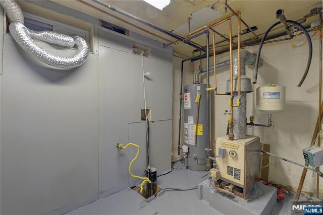 29 Winifred Drive, Totowa, NJ 07512