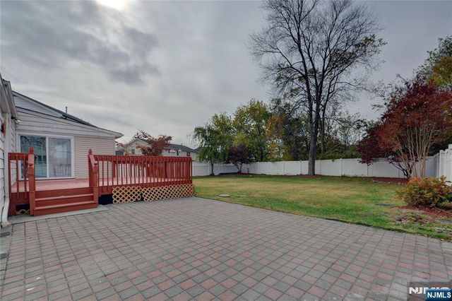 29 Winifred Drive, Totowa, NJ 07512