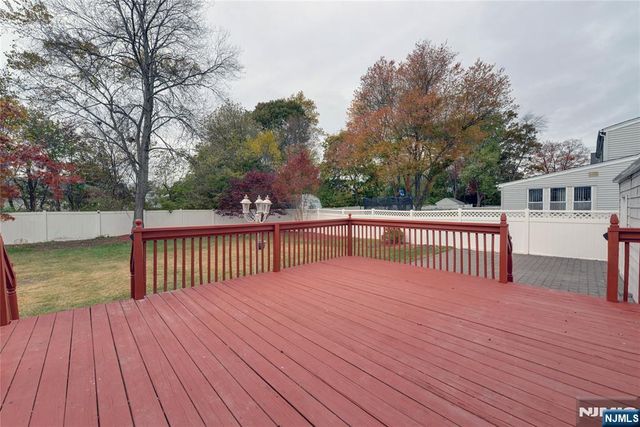 29 Winifred Drive, Totowa, NJ 07512