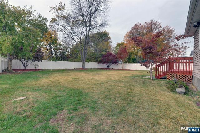 29 Winifred Drive, Totowa, NJ 07512