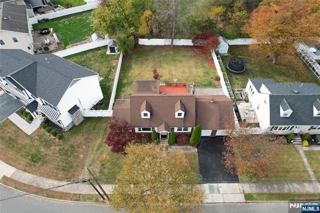 29 Winifred Drive, Totowa, NJ 07512