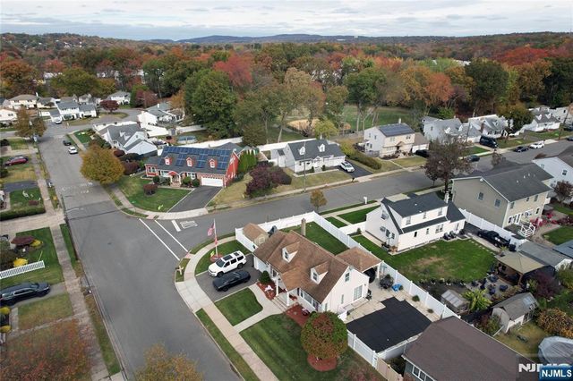 29 Winifred Drive, Totowa, NJ 07512