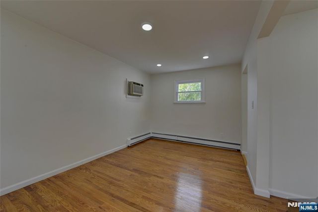 29 Winifred Drive, Totowa, NJ 07512