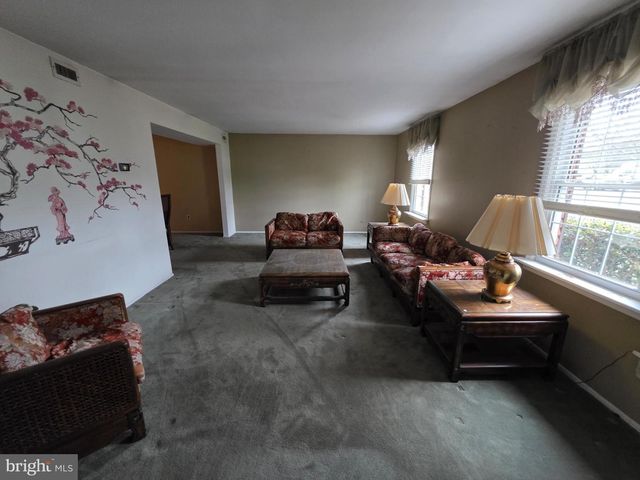 23 MANSFIELD DR, Sewell, NJ 08080