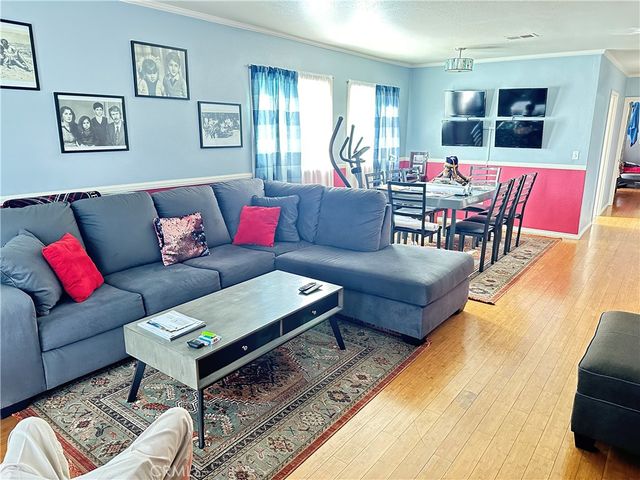 1415 N Mariposa, Los Angeles, CA 90027