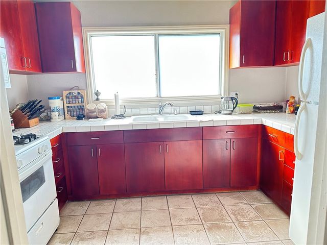 1415 N Mariposa, Los Angeles, CA 90027
