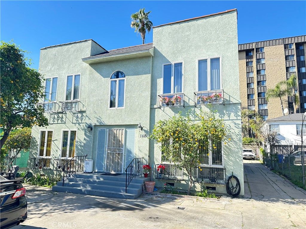 1415 N Mariposa, Los Angeles, CA 90027