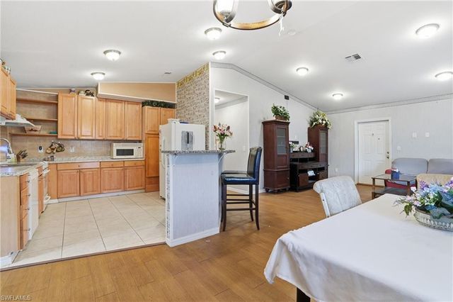 2405 Zoysia LN, North Fort Myers, FL 33917