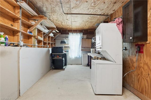 2405 Zoysia LN, North Fort Myers, FL 33917